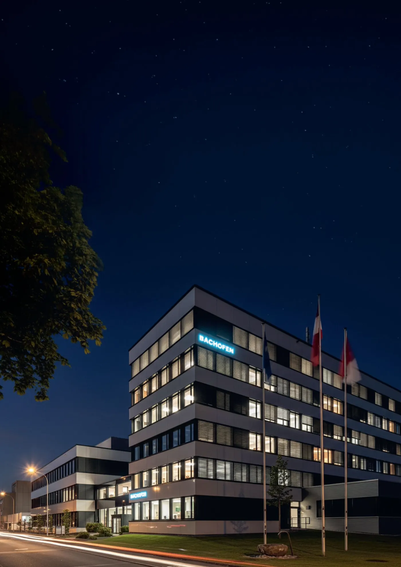 Wohnbaugenossenschaft bei Nacht
